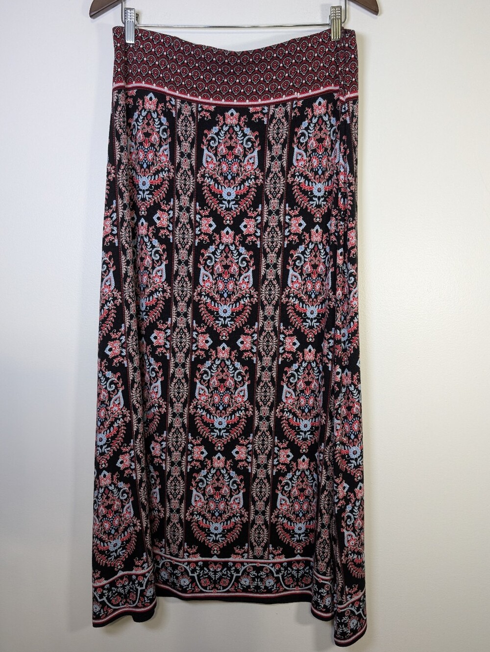 J. Jill Boho Medallion Maxi Skirt Rayon Stretch Pull On Black Pink M Resortwear - Picture 5 of 6